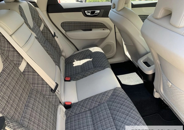 Volvo XC 60 cena 134900 przebieg: 124710, rok produkcji 2020 z Kraków małe 277